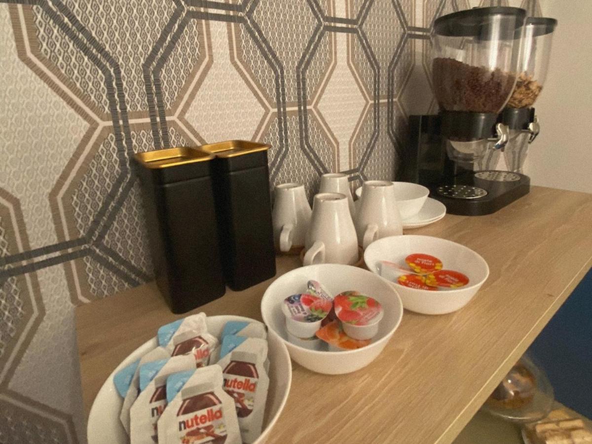 Domus Luigi Leone II Acomodação com café da manhã Nápoles Exterior foto