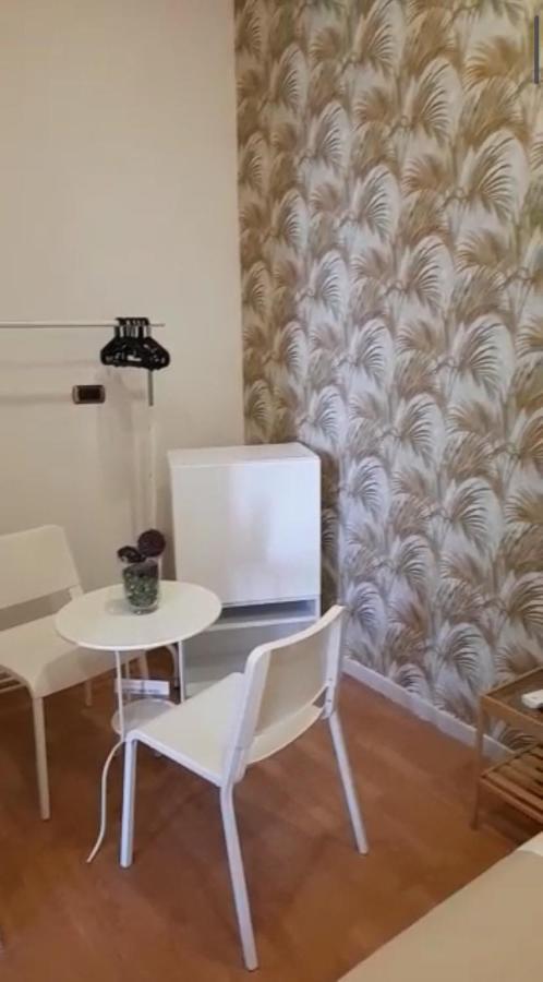 Domus Luigi Leone II Acomodação com café da manhã Nápoles Exterior foto